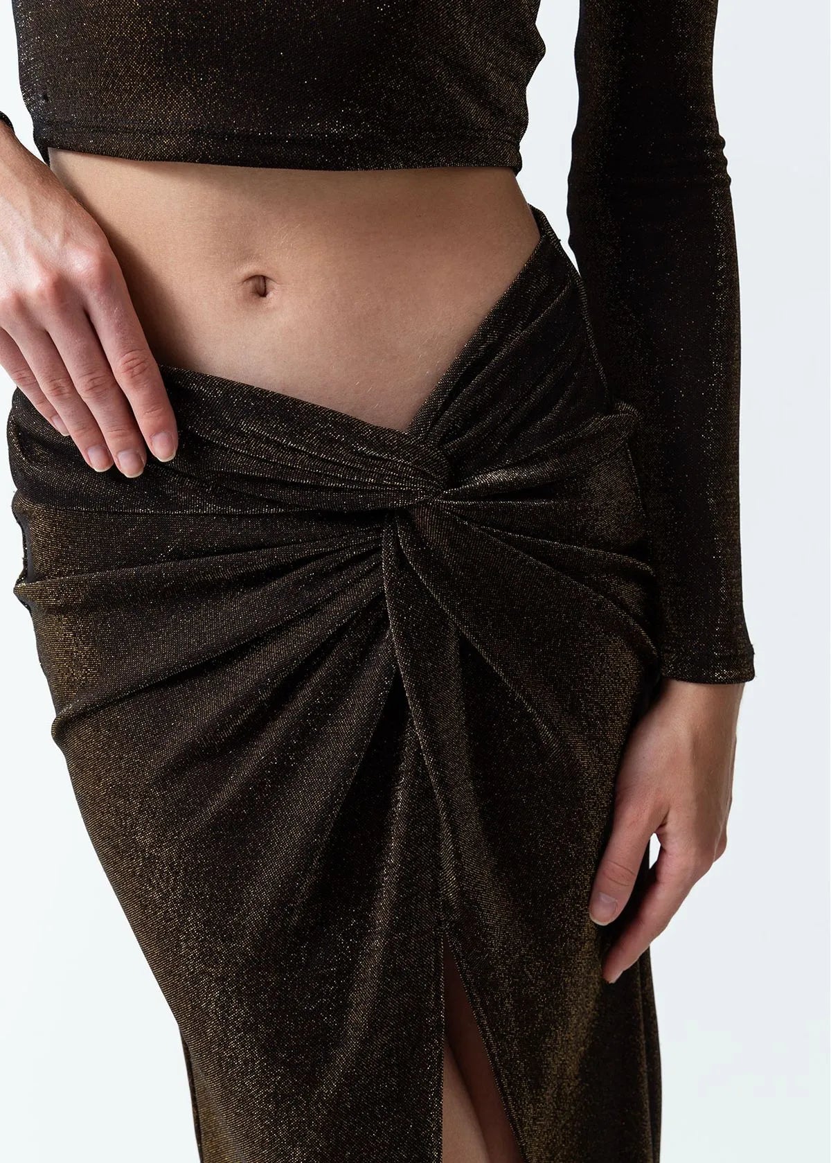 Skirt that can be tied in front